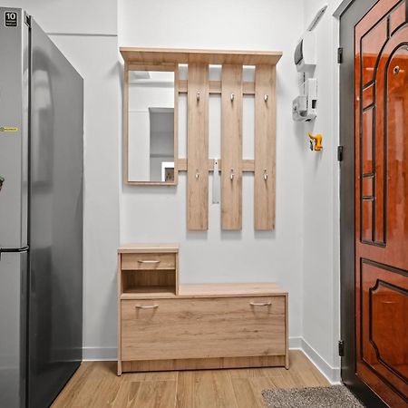 Earthy Escape - Central Apt With Balcony ブカレスト エクステリア 写真