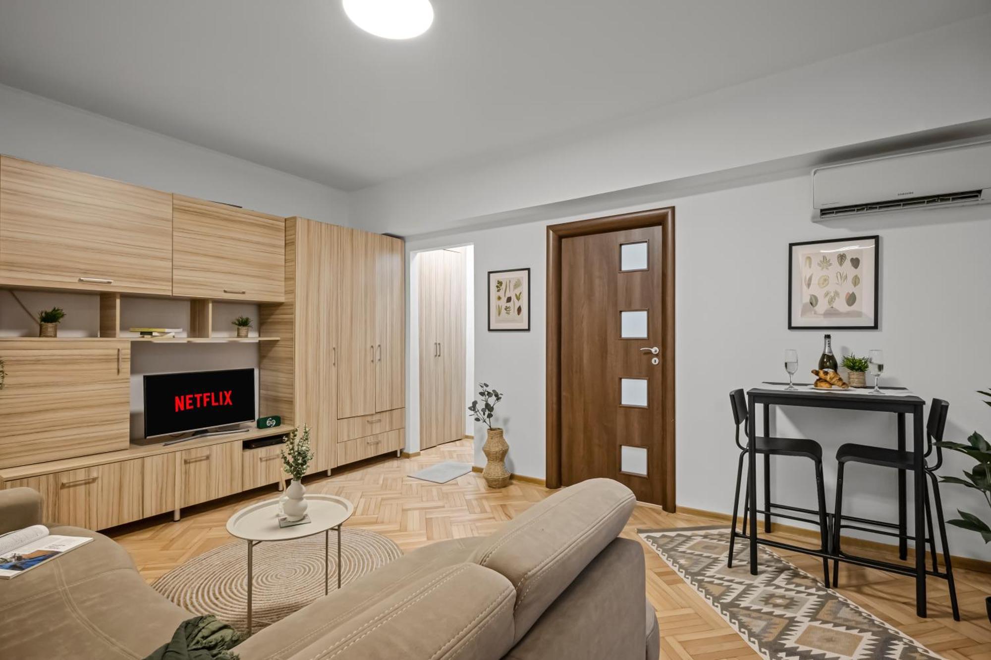 Earthy Escape - Central Apt With Balcony ブカレスト エクステリア 写真