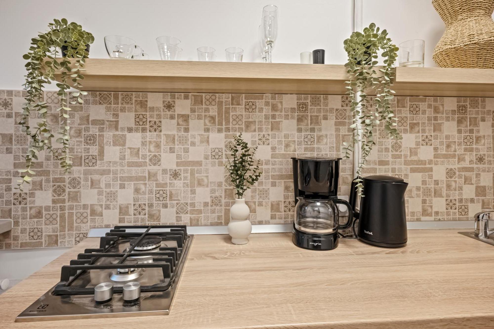 Earthy Escape - Central Apt With Balcony ブカレスト エクステリア 写真