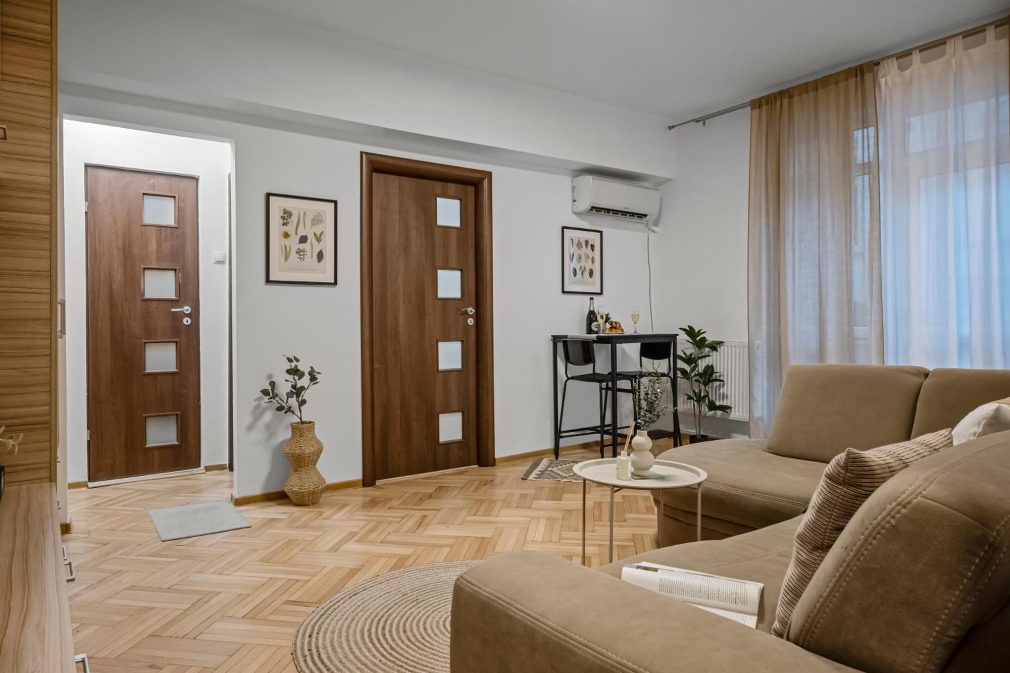Earthy Escape - Central Apt With Balcony ブカレスト エクステリア 写真